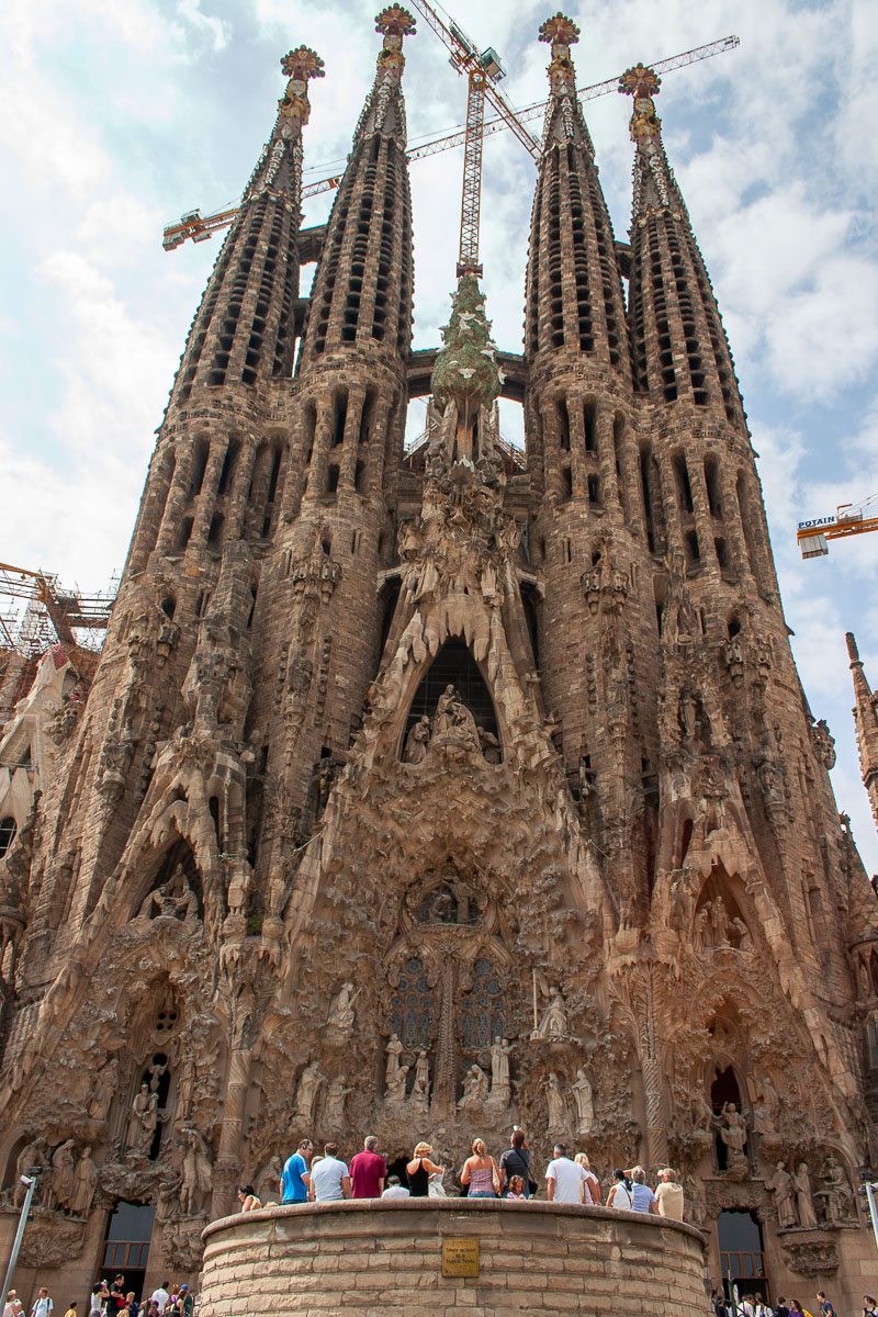 Street Photography in Barcelona: Basilica of the Sagrada Familia