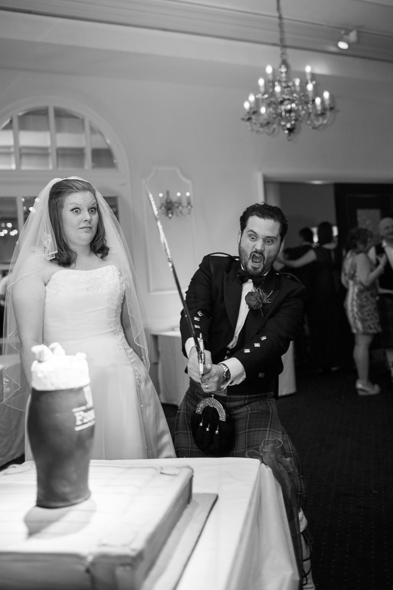 How to Photograph a Wedding Reception (Cake Cutting)