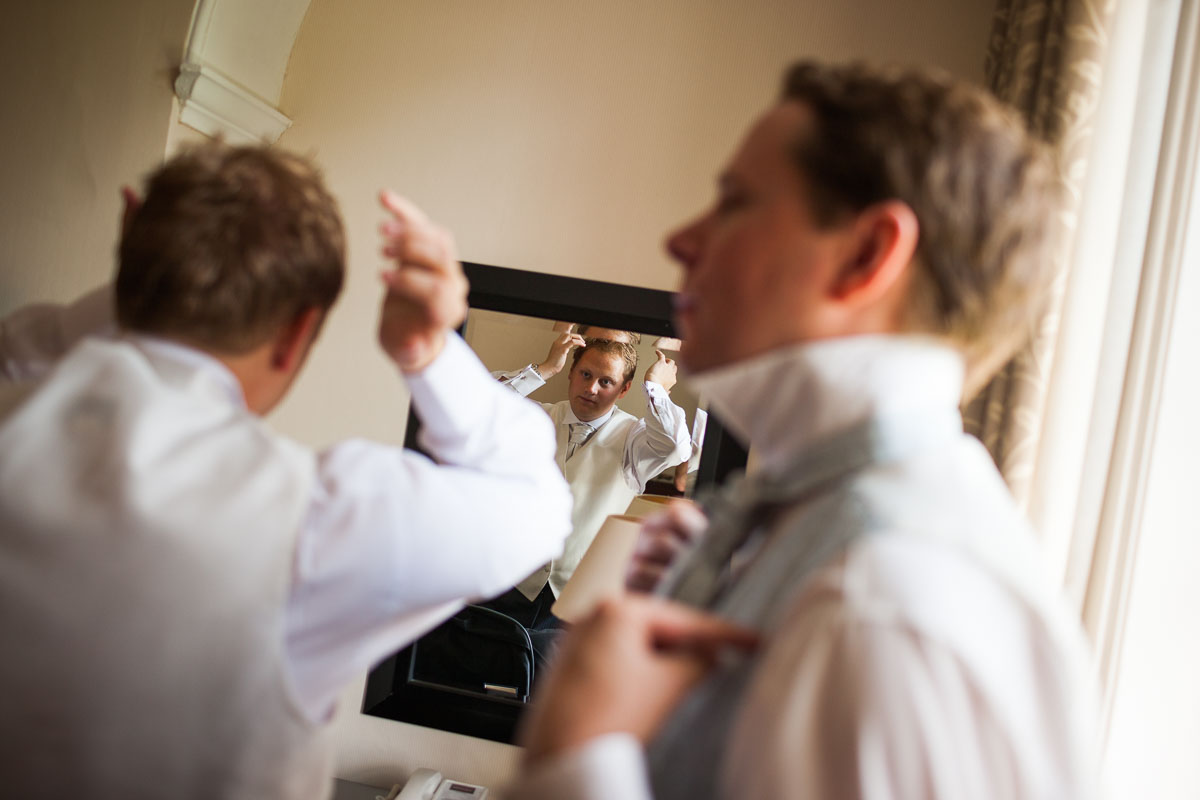 How to Photograph a Wedding: Morning Preparations (Groom)
