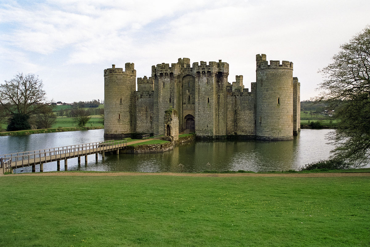 Bodiam Castle (East Sussex), a moated medieval fortress once owned by Fuller in the 19th century