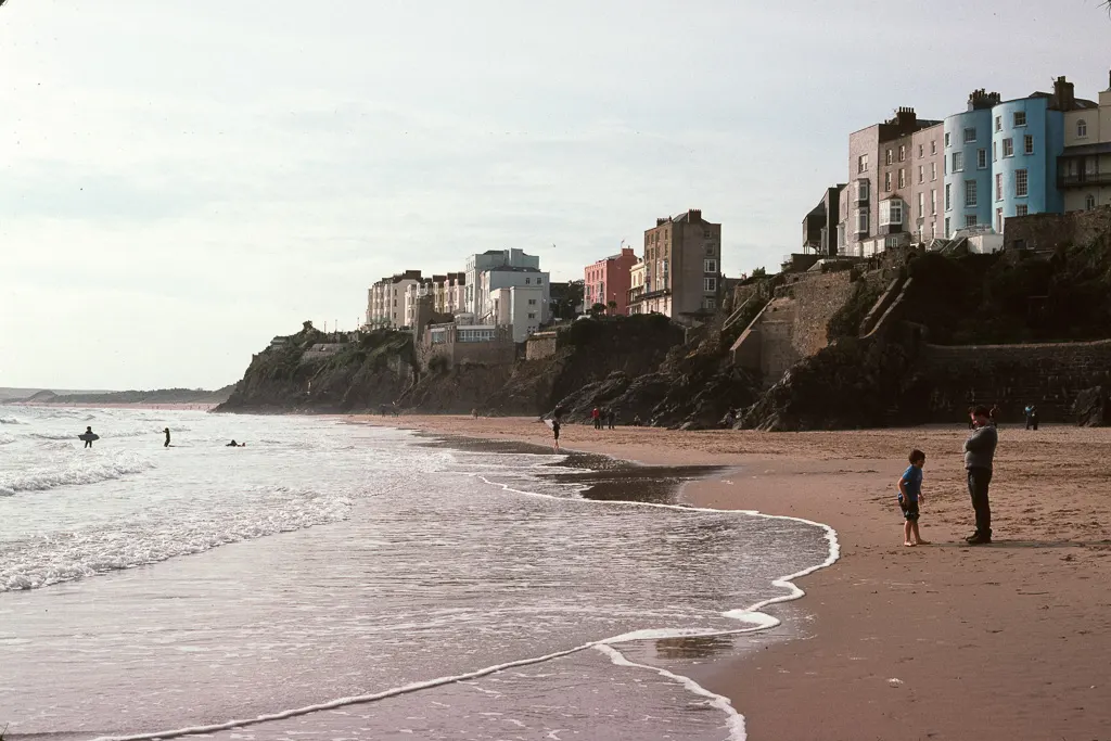 Kodachrome 64 sample photo: Tenby Beach